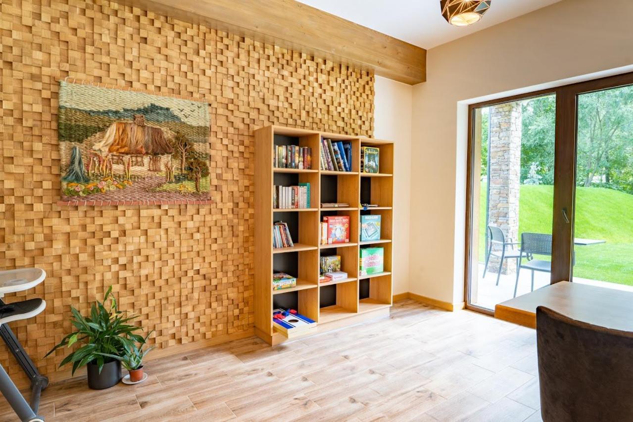Apartamenty Mariza Szczawnica Jaworki: Mountain Retreat with Heated Pool & Sauna Exterior photo
